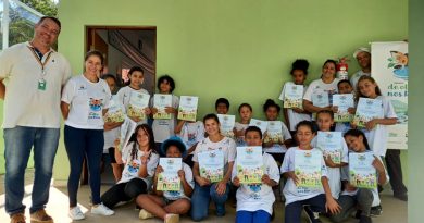 Alunos de Bom Jesus dos Perdões e equipe do De Olho nos Rios revitalizam horta da escola