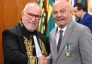 ABRASCI homenageia Roberto Santiago com a “Medalha Heróis da Saúde” em cerimônia solene