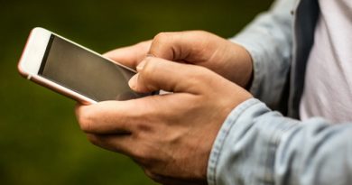 Adolescente é suspeito de  receptação de celular roubado