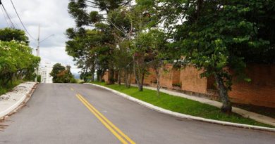 Prefeitura entrega obras de pavimentação no Campos de Atibaia e Jardim Santo Antônio Prefeitura entrega obras de pavimentação no Campos de Atibaia e Jardim Santo Antônio