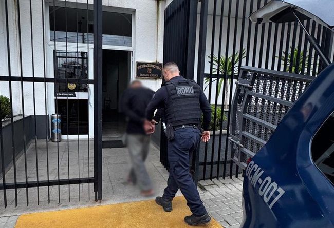 GCM de Atibaia detém autor de roubos e furtos na região da Lucas Nogueira Garcez GCM de Atibaia detém autor de roubos e furtos na região da Lucas Nogueira Garcez