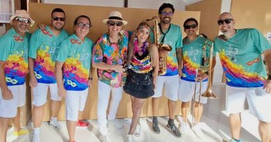 Domingo de Carnaval com Altemar Dutra Jr na Praça da Matriz em Atibaia: sucesso total Domingo de Carnaval com Altemar Dutra Jr na Praça da Matriz em Atibaia: sucesso total