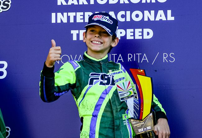 Piloto de Atibaia Felipe Saddi faz história e conquista título Sul-Americano de Kart aos 8 anos