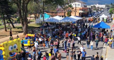 Mais de 3 mil pessoas participam do Domingo Livre na praça em frente à Igreja Cristo Rei Mais de 3 mil pessoas participam do Domingo Livre na praça em frente à Igreja Cristo Rei